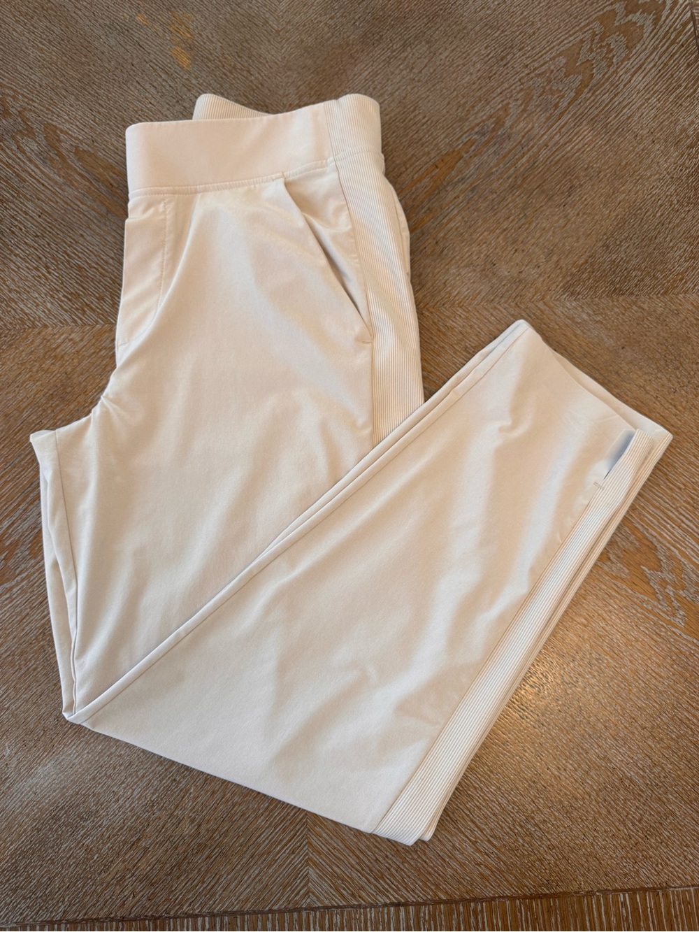 Athleta Beige Pull On Pants Sz 86 Elastic Waist 32” Inseam 28” High Rise